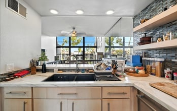 Building Photo - 7322 Marina Pacifica Dr N