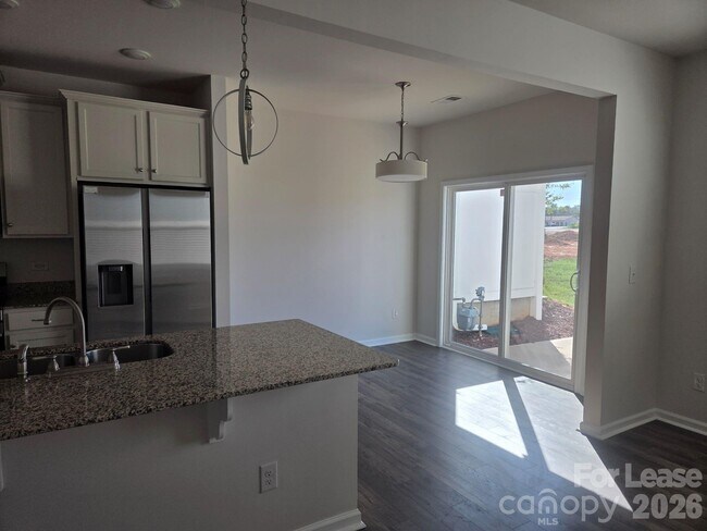 Foto del edificio - 8185 Sheffield Dr.