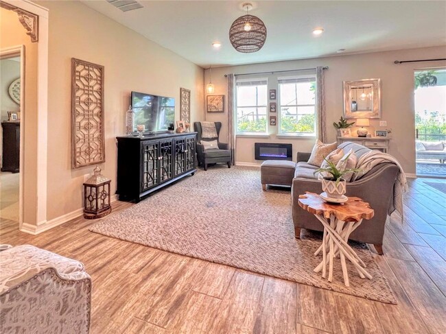Foto del edificio - 309 Daylily Blvd