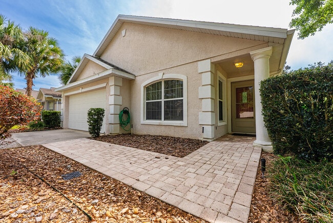 Building Photo - 39900 Bayview Dr
