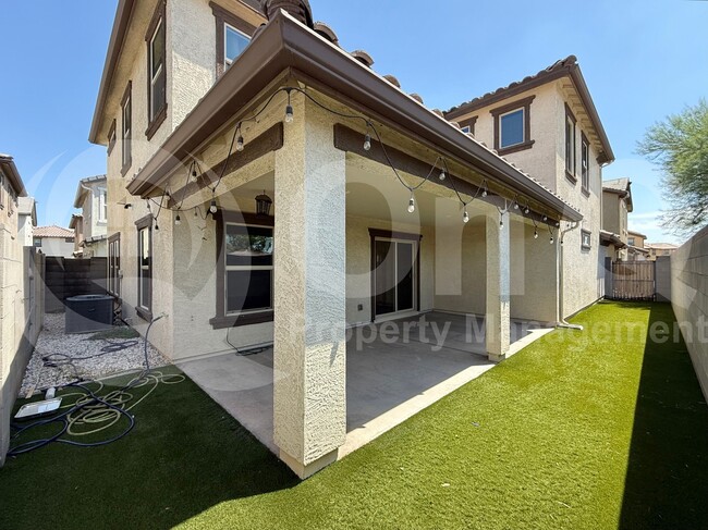 Building Photo - 16401 W Latham St