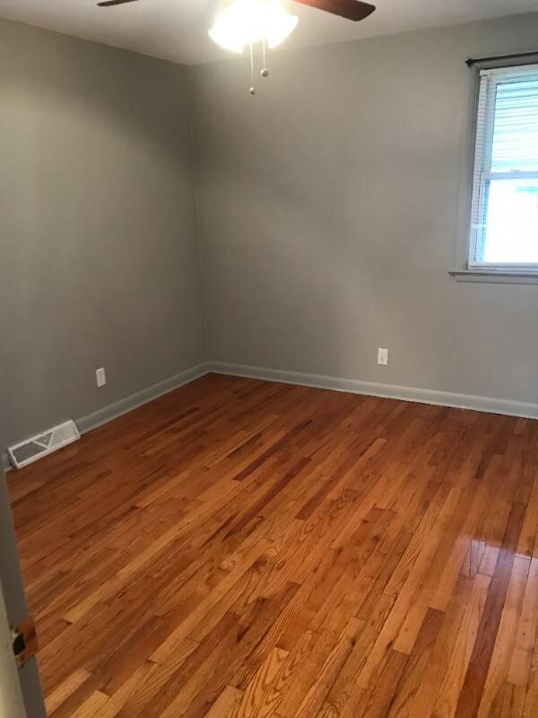 Foto del edificio - 1432 Youll St