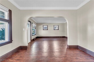 Building Photo - 4931 E 109th St