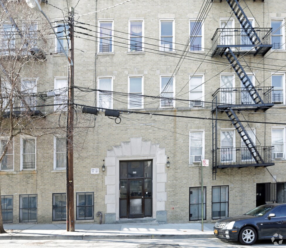 654 E 227th ¡St - 654 E 227th St