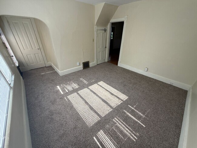 Foto del edificio - 2661-61B N Fratney St