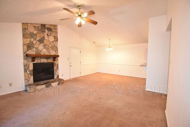 Building Photo - 1825 Tryon Dr