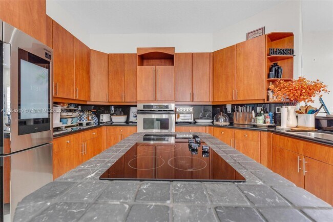Building Photo - 14401 SW 33rd Ct