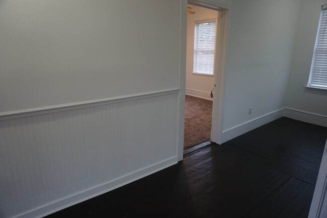 Building Photo - 2BR/1BA Downtown Wilmington Near Brooklyn ...