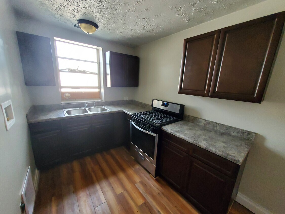 Kitchen - 628 14th St