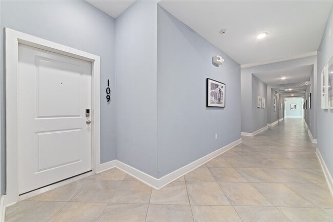 Photo - 1011 Studemont St Apartment