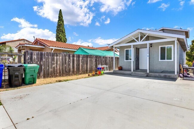 Building Photo - 3549 41st St