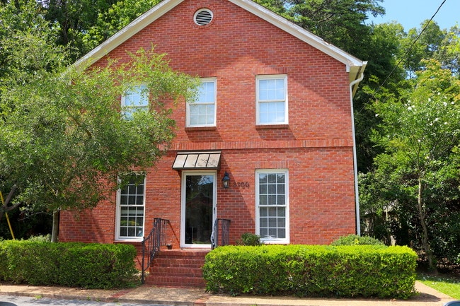 Ashhill Duplex - 3700 Montclair Rd
