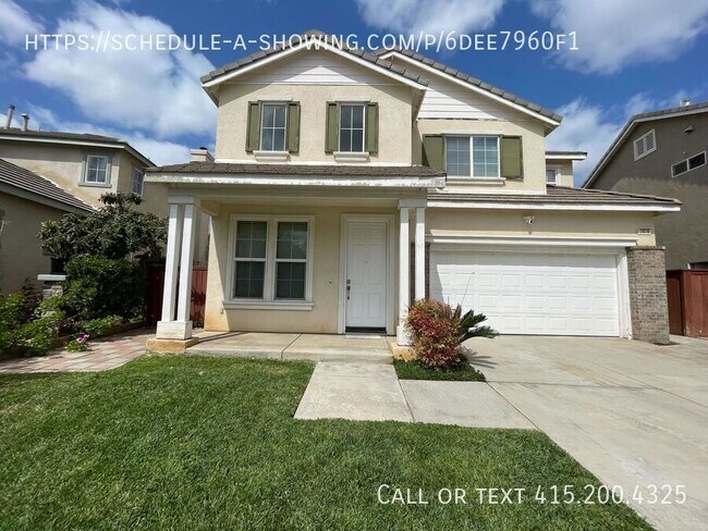 Building Photo - Stunning 5-Bedroom Home in Villages of Ava...