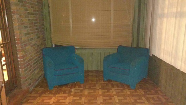 Foto del edificio - 3806 Leslie St