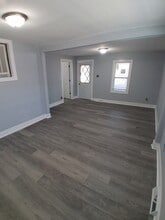 Building Photo - 1732 Kremer Ave