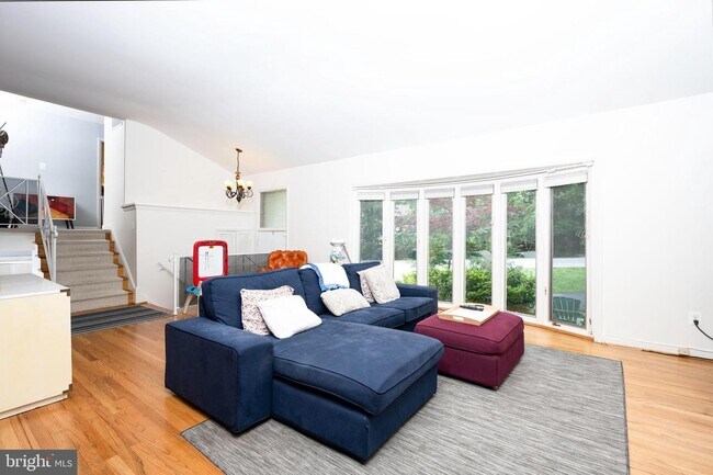 Foto del edificio - 6521 Greentree Rd