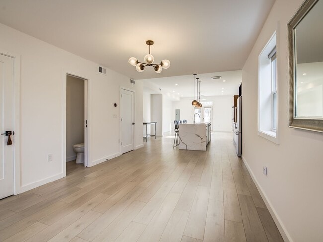 Building Photo - Renovated 3bd 2.5ba available now!