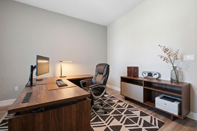 Foto del edificio - 513 Barnhill Lp