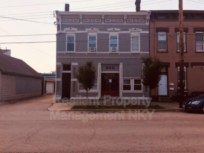 Primary Photo - 940 Central Ave