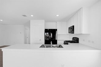 Building Photo - 818 Ginkgo Wy