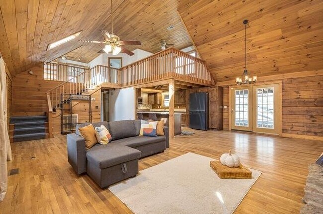 Foto del edificio - 1762 Burke Hollow Rd