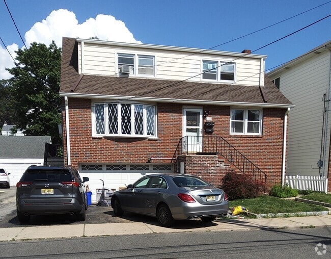 Building Photo - 800 Glen Rd