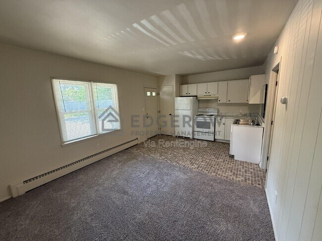 Foto del edificio - 13827 Ironwood Dr NW