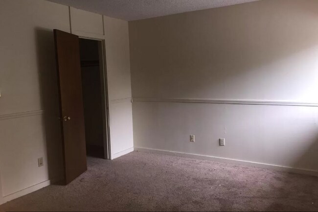 Foto del edificio - 3134 Tyndall Dr