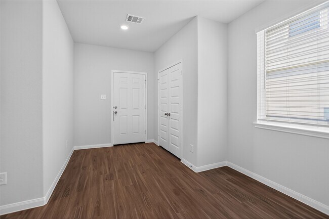 Building Photo - 13312 Burbot Dr