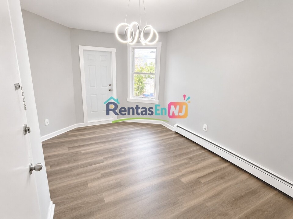 21 Eckert Ave #2 — photo 6 of 8