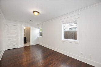 Building Photo - 2211 Detering St