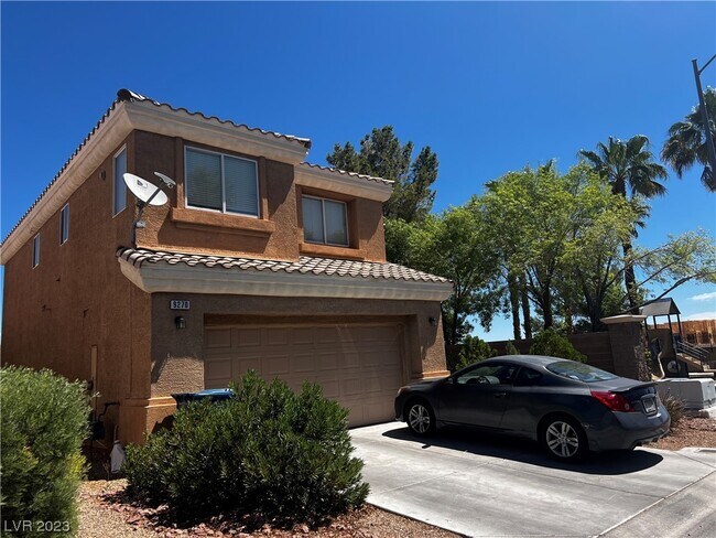 Building Photo - 9270 Bearded Iris Ave