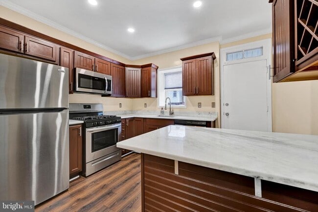 Foto del edificio - 127 N Glover St