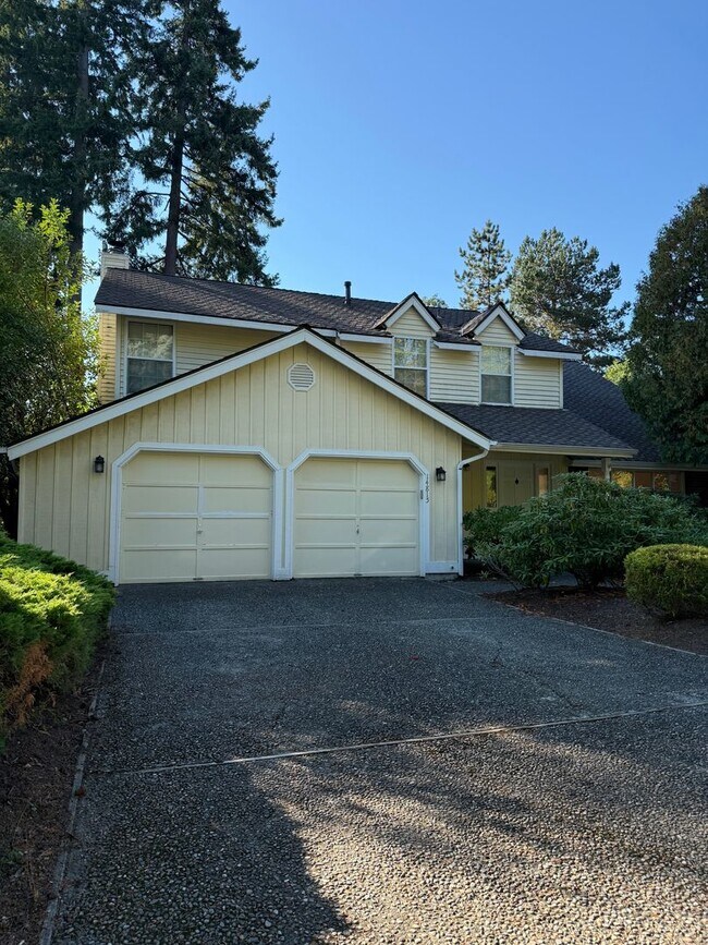 Building Photo - Elegant Bellevue Home for rent