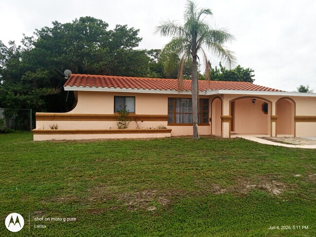 Foto del edificio - 1439 Glick Dr