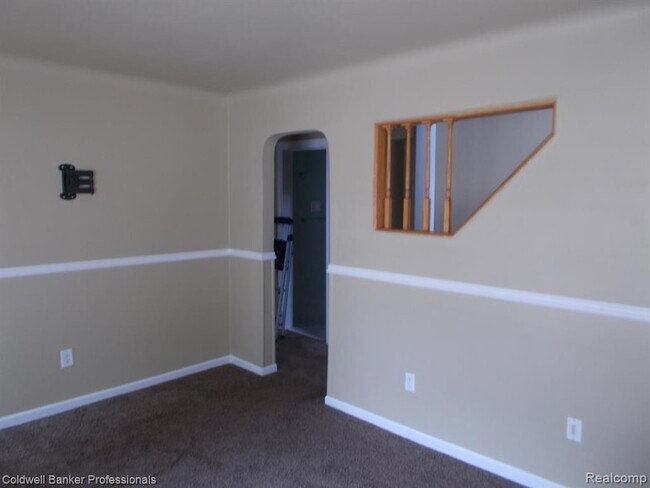 Foto del edificio - 2205 E 10 Mile Rd