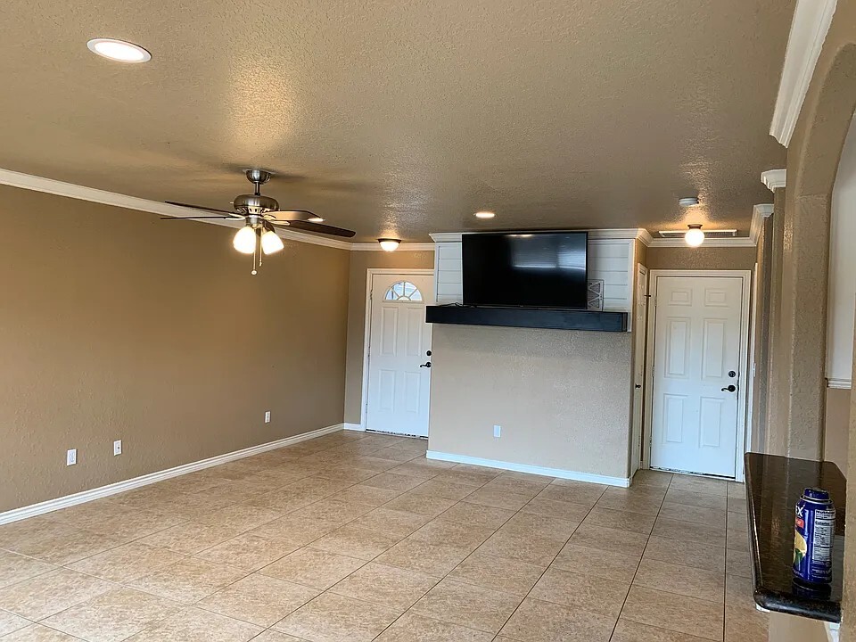 Living Room - 115 Vista Way