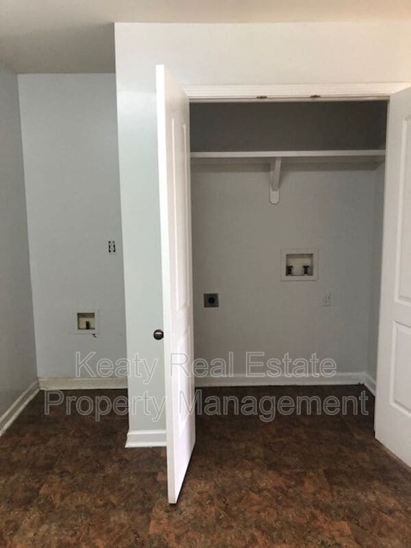 Building Photo - 112 Vieux Orleans Cir