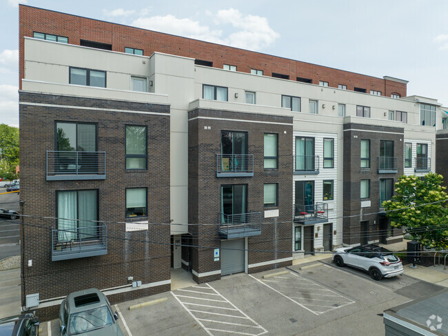 Building Photo - 40 West