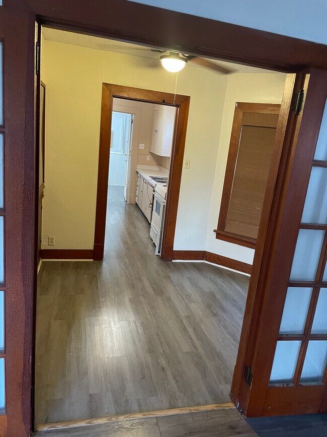 Fotografía del edificio - 212 N McKown Ave