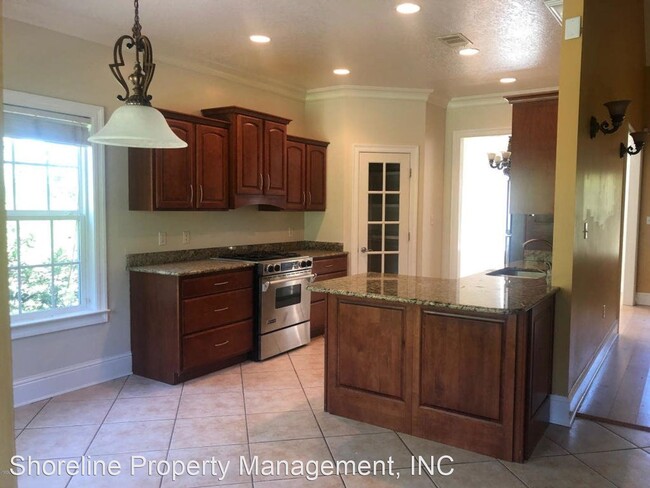 Building Photo - 3613 Pine Needles Cir