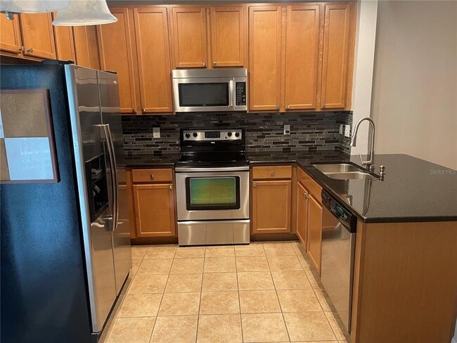 Building Photo - 15818 Fishhawk View Dr