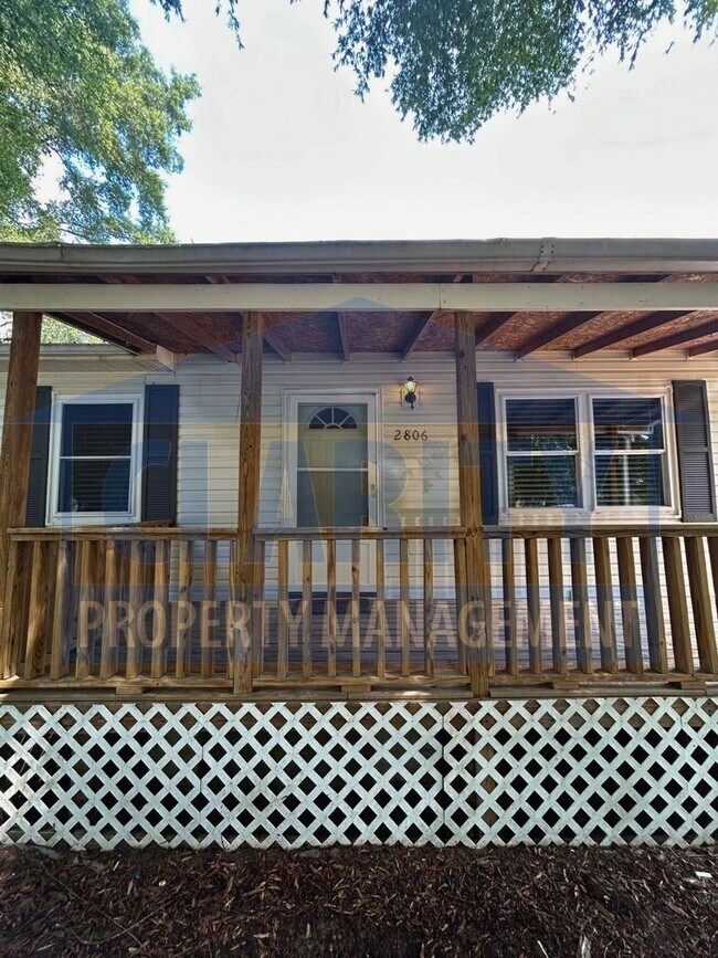 Foto del edificio - Charming 3-Bedroom, 1-Bath Home with Bonus...