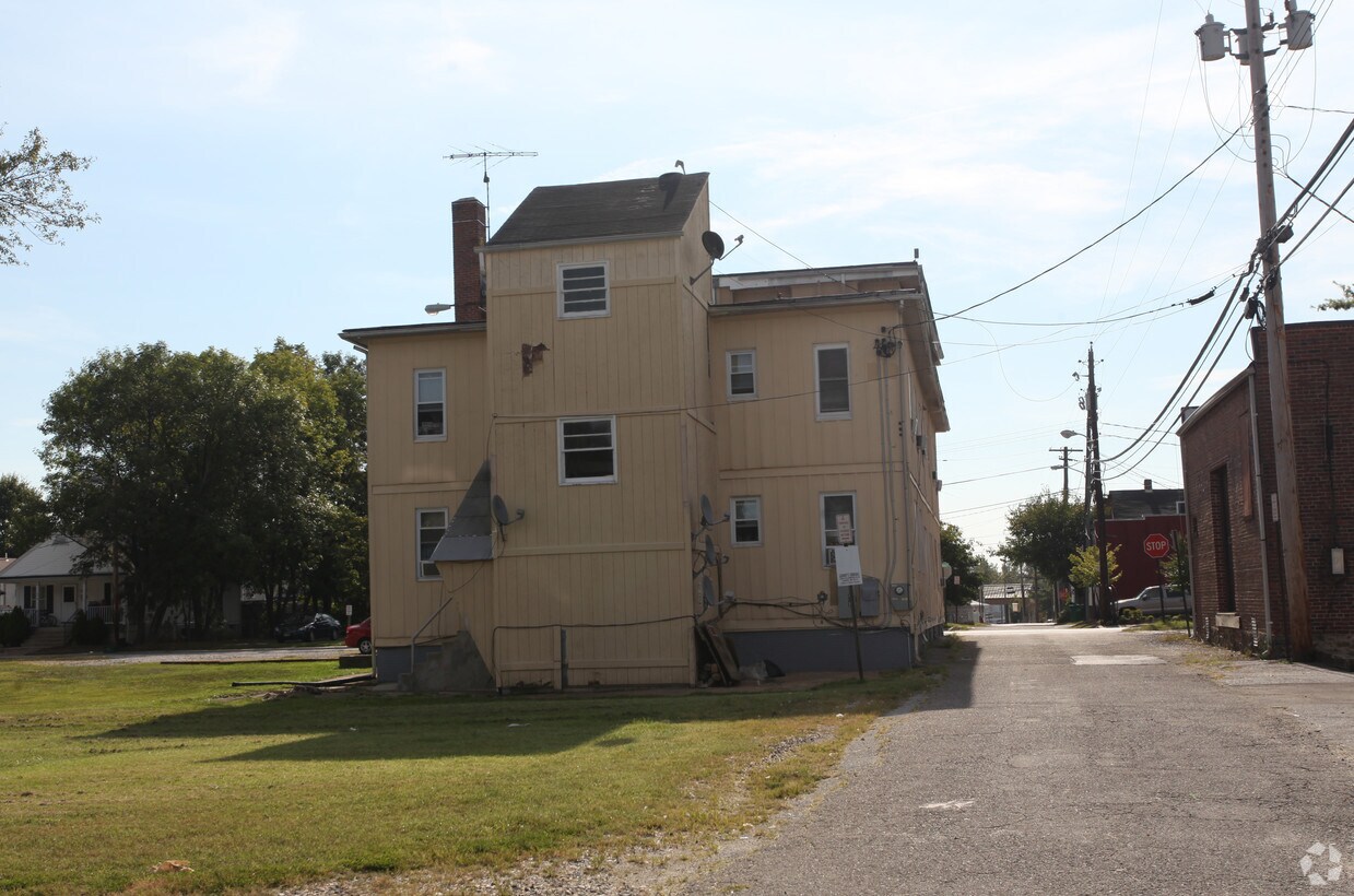 Building Photo - 41 B St