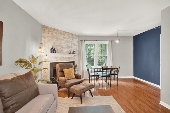 Foto del edificio - 6346 Chimney Wood Ct