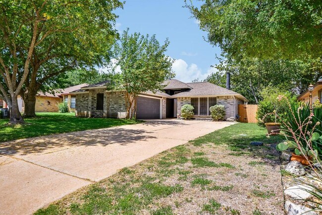 Foto del edificio - 1705 Laurel Ln
