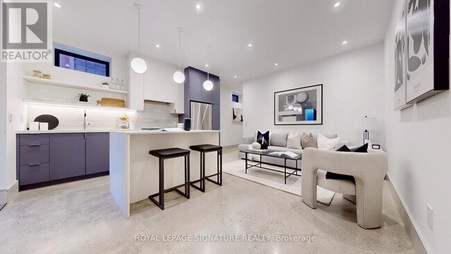 Photo du bâtiment - 82 Gough Ave