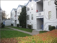 Building Photo - Raleigh Court Apartments