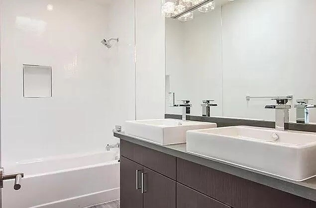 Foto del edificio - 7224 Hillside Ave