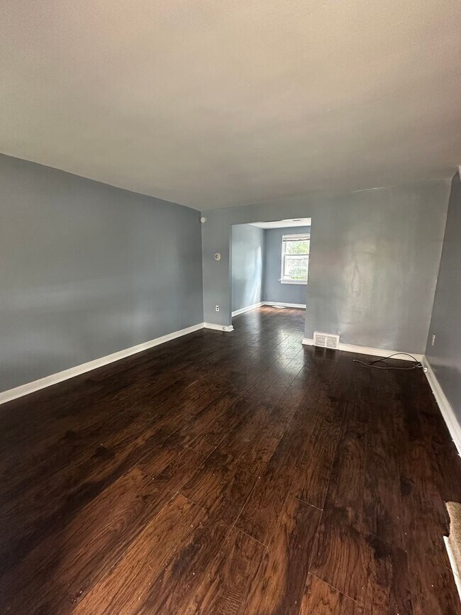 Foto del edificio - 6646 Perry Ave